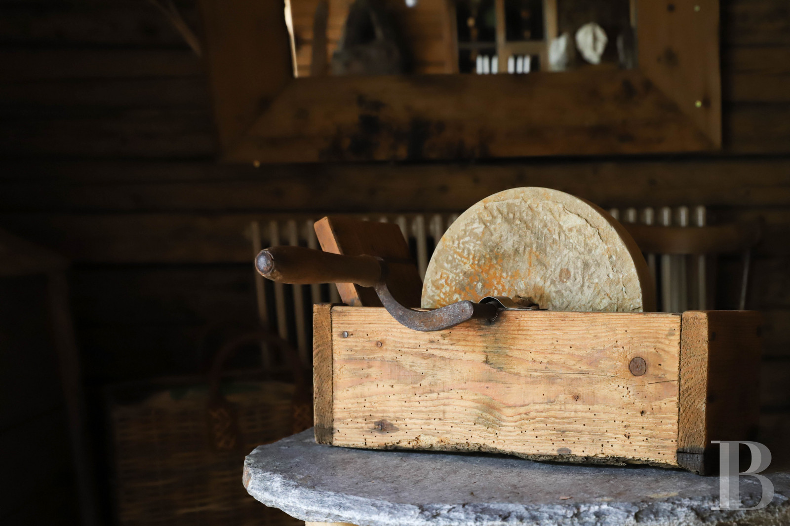A traditional chalet barn surrounded by alpine pastures in Haute-Savoie, not far from Morzine - photo  n°12
